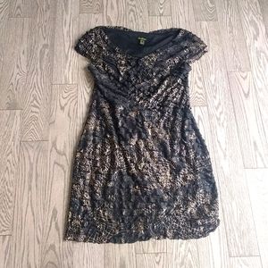 Beautiful dress by Cartise 🌹🌹🌹